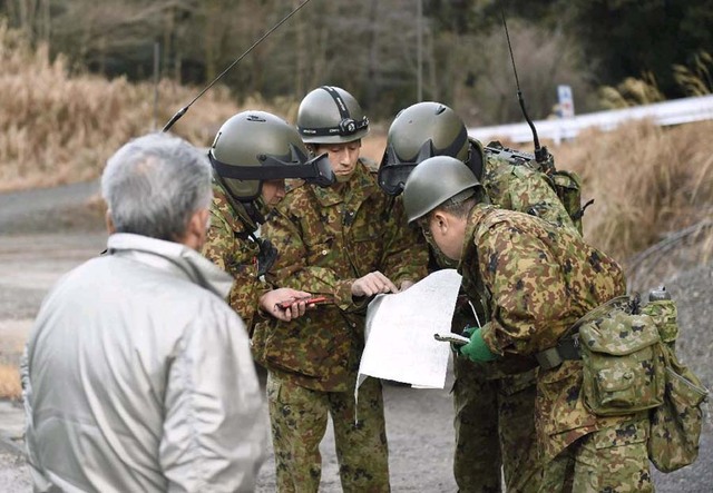 日本海上自衛隊直升機墜落 機上3人心肺停止