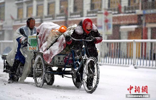 拉薩遭遇暴雪天氣