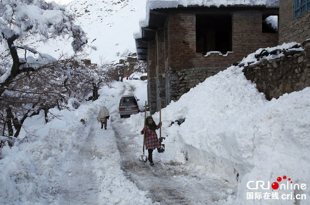 阿富汗暴雪引發雪崩 已致124人死亡