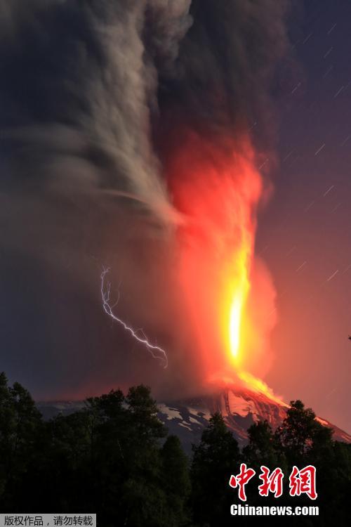 智利比亞裏卡火山噴發 迫使周邊村落數千人轉移