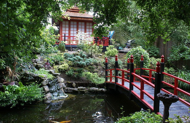 英國設計達人花30年建日式庭院 小橋流水美輪美奐