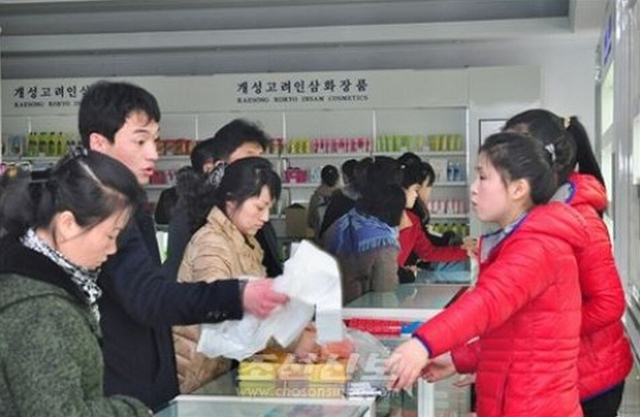 朝鮮婦女節流行男士給女士送禮 化粧品鮮花熱賣