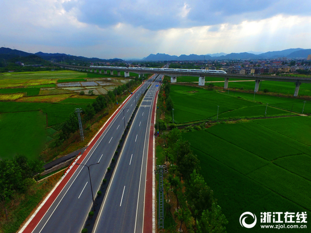 諸暨：修一條路 造一片景