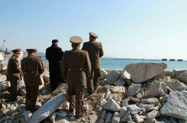 金正恩視察朝鮮漁業基地建設現場並指導工作