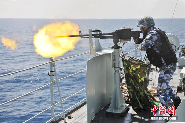 中國海軍第十九批護航編隊特戰隊員海上實彈射擊