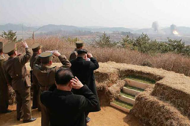 金正恩赴航空及反航空軍視察打擊訓練