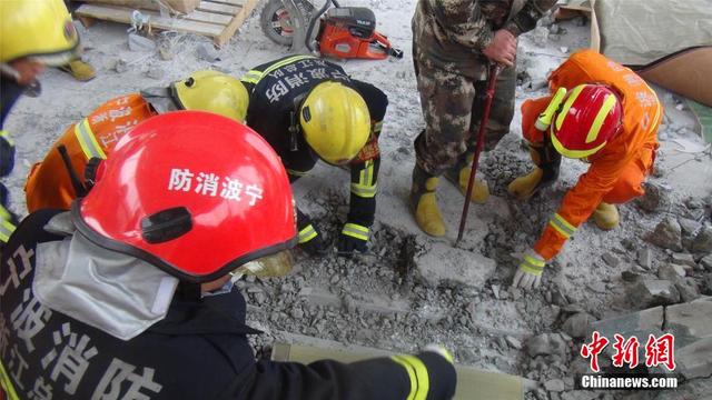 浙江寧波一廠房發生倒塌多人被埋