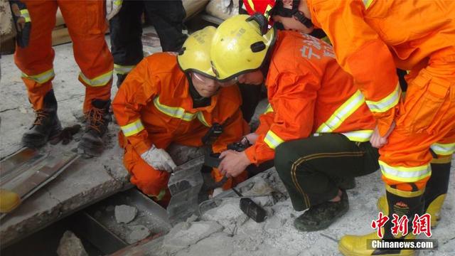 浙江寧波一廠房發生倒塌多人被埋