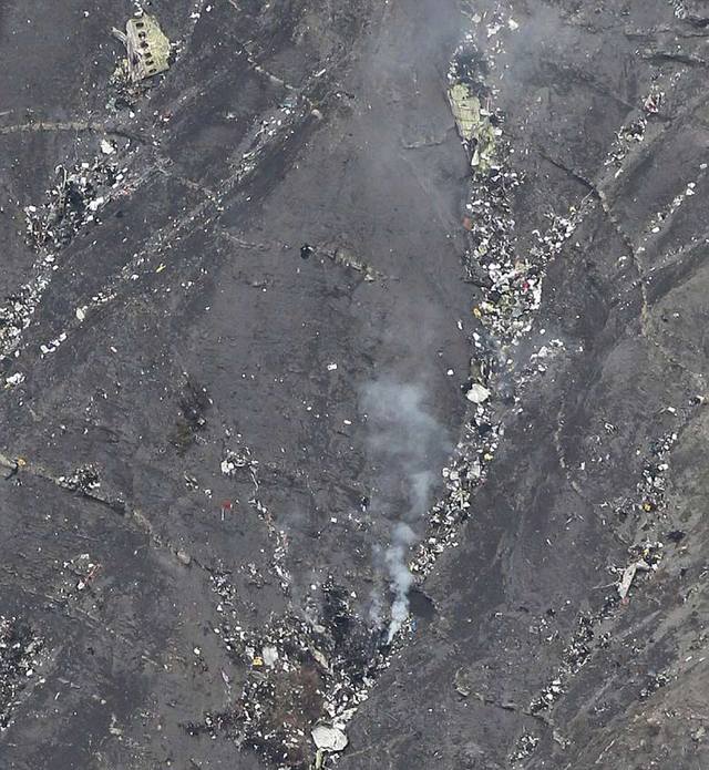 德翼航空客機墜毀首批飛機殘骸照片曝光