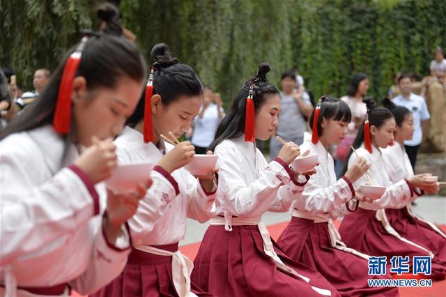 河北邢臺舉辦漢式女子成人禮