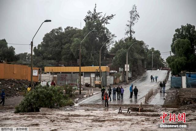 智利強降雨引發洪災 街道淪為滾滾泥河