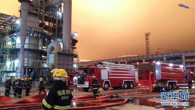 福建漳州古雷騰龍芳烴發生二甲苯塔漏油事故