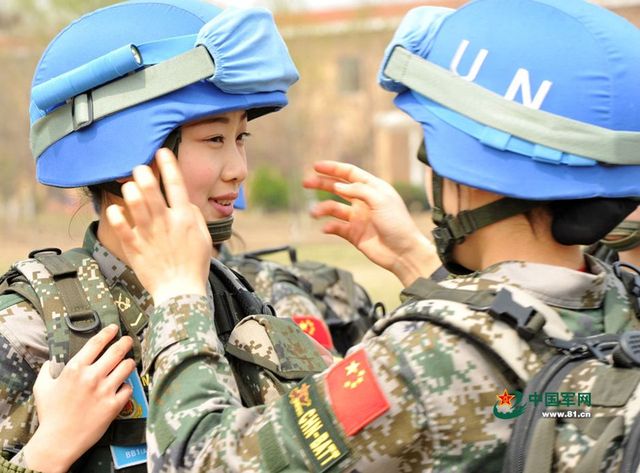 軍媒發中國首支維和步兵營女兵個人照