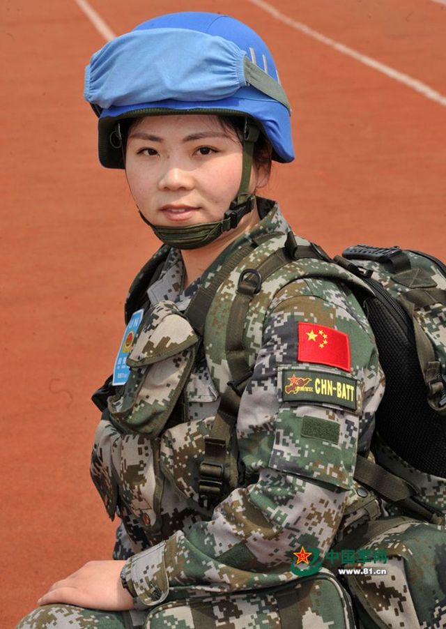 軍媒發中國首支維和步兵營女兵個人照