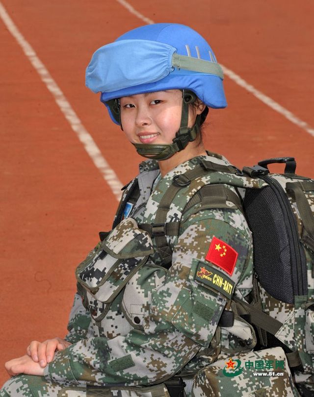 軍媒發中國首支維和步兵營女兵個人照