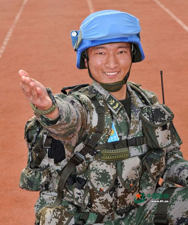 軍媒發中國首支維和步兵營女兵個人照