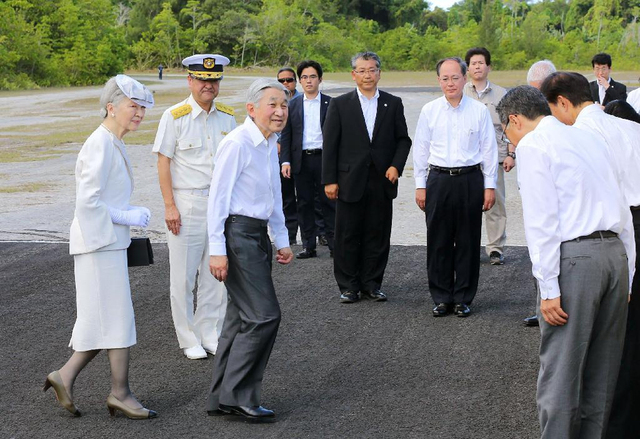 日本天皇遠赴帕勞祭拜二戰戰亡者