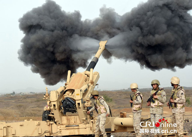 沙特軍隊向也門邊境發射炮彈