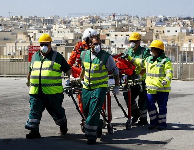 載550人偷渡船在地中海傾覆 至少400人死亡