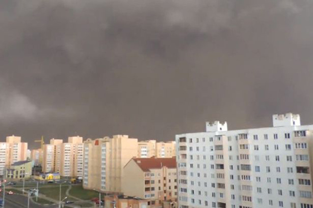 白俄羅斯遭強風暴襲擊 黑雲壓城猶如末日