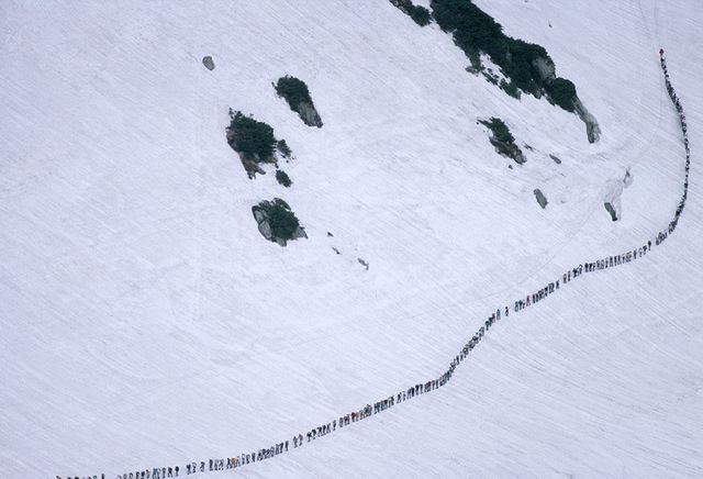 日本立山黑部阿爾卑斯路線開放 可欣賞雪墻奇觀