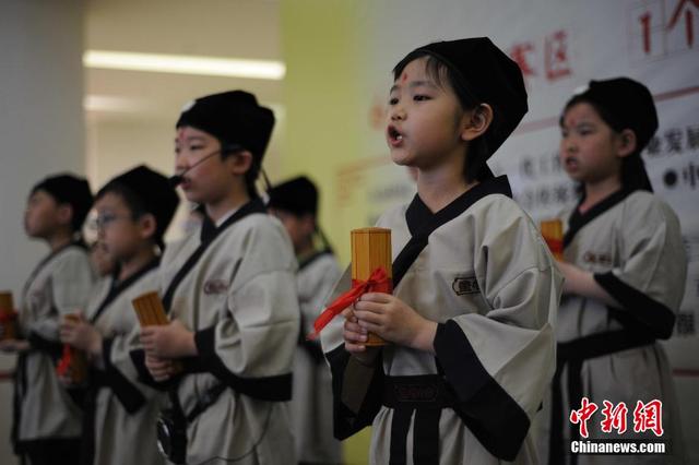 天津兒童國學風“秀出中國范”