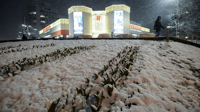 莫斯科4月吹起暴風雪 網友：全球變暖繞道了