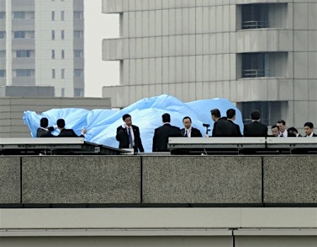 一小型無人機墜落日本首相官邸屋頂 無人員傷亡