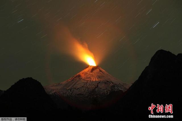 智利維利亞裏卡火山噴發 政府發佈橙色警告