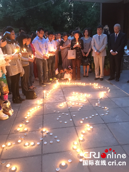 尼泊爾駐華使館為地震遇難者舉行燭光哀悼會