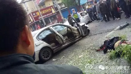 男子騎電車路人馱煤氣罐爆炸死亡 傷及寶馬