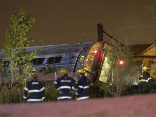 美國一列車脫軌致5人遇難 無證據顯示與恐襲相關