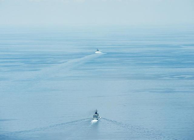 美軍瀕海艦駛近中國南威島 解放軍054A緊密監視