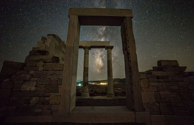 實拍希臘絕美星空 神廟上空神秘夢幻