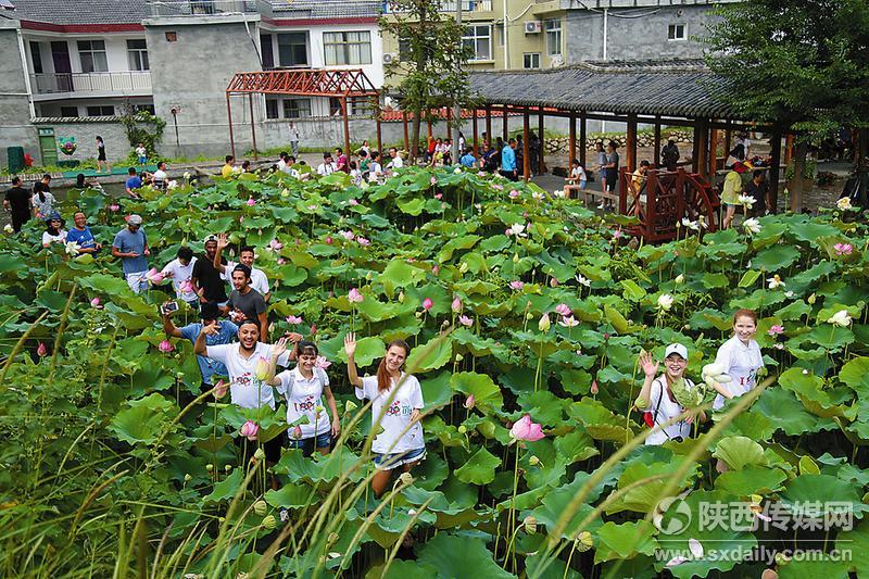 【焦點圖 顯示圖在稿件最下方】外國留學生在留壩遊學