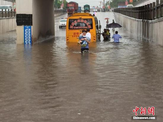 江西再發暴雨黃色預警 一民房倒塌5人受困3人遇難