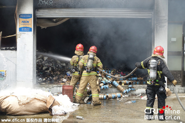 韓國大邱一家服裝工廠四層樓建築失火