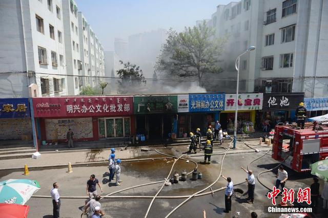 呼和浩特一飯店起火 現場濃煙瀰漫