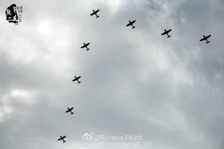 網友拍到大批轟6飛過 疑為抗戰閱兵綵排(組圖)