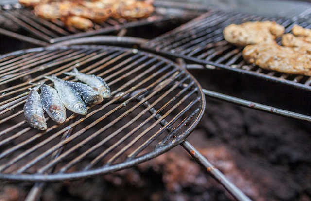 火山口上的美味：西班牙“魔鬼餐廳”用地熱烤肉