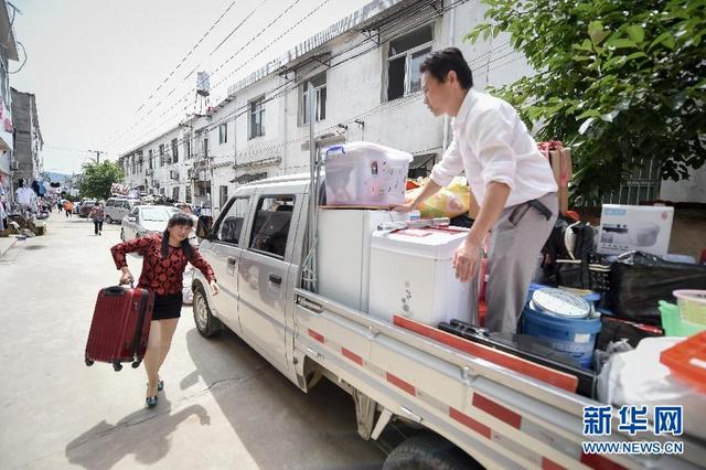 走近“高考鎮”的陪讀家長