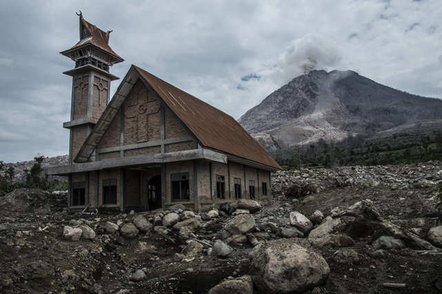 盤點2015年全球火山噴發震撼景象