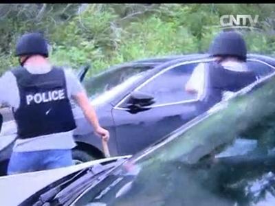 公安部A級攜槍逃犯落網：挾持女友與警方槍戰