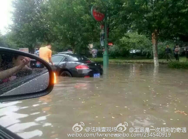 降雨致河北燕郊燕順路積水嚴重 燕郊成"淹郊"