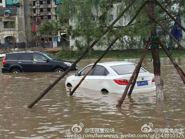 降雨致河北燕郊燕順路積水嚴重 燕郊成"淹郊"