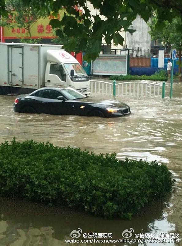 降雨致河北燕郊燕順路積水嚴重 燕郊成"淹郊"