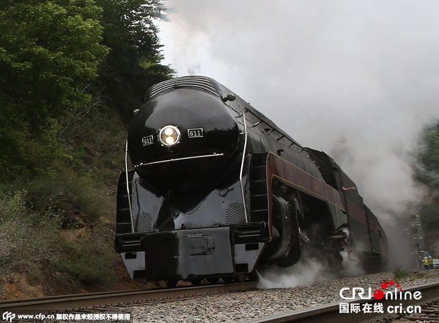 美國退役56年蒸汽機車重新上路