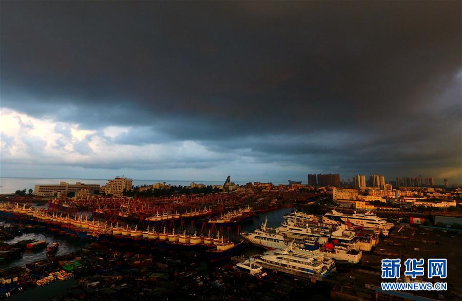 漁港之晨 風雲變幻