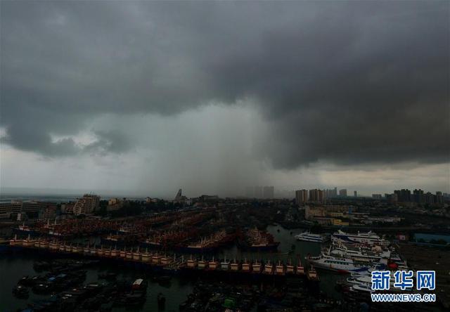 漁港之晨 風雲變幻