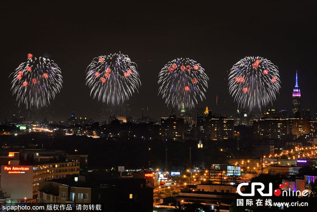 美國多地慶祝獨立日 盛大煙火璀璨天空